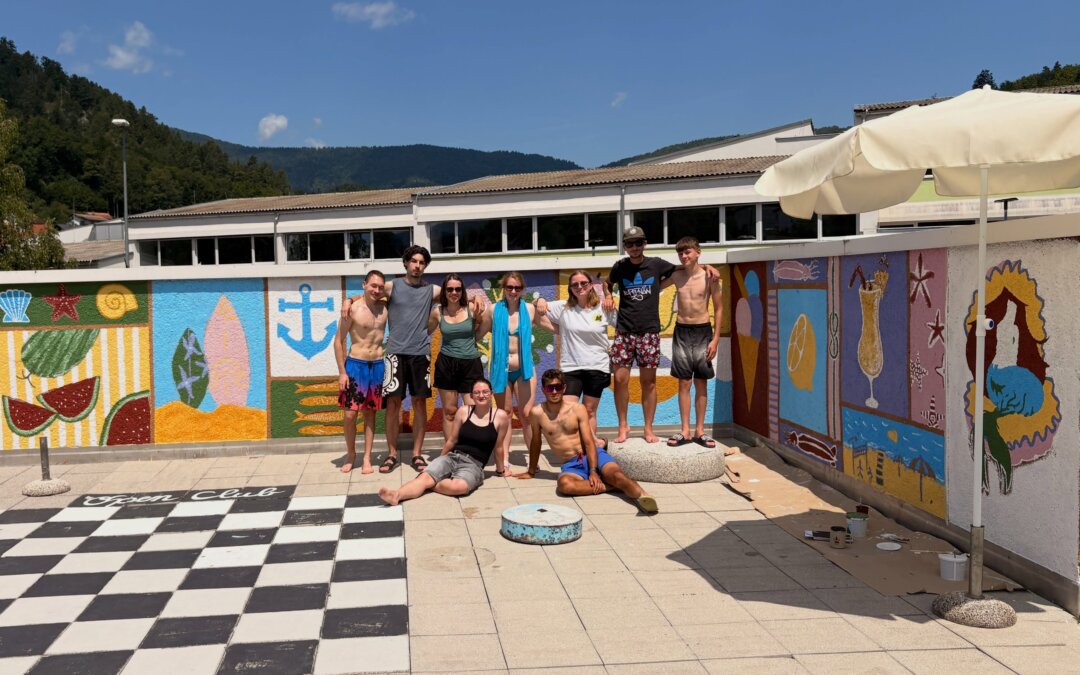 Skupaj polepšali steno na Letnem kopališču Trbovlje